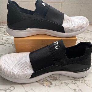 APL Men's Black and White Mesh Sneakers